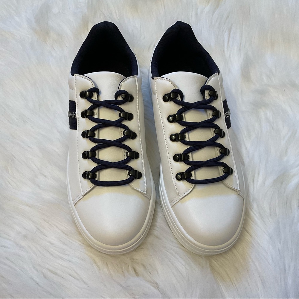 Journee Collection Arden Sneakers - New in Box - Size 8 - White / Navy - Picture 3 of 16